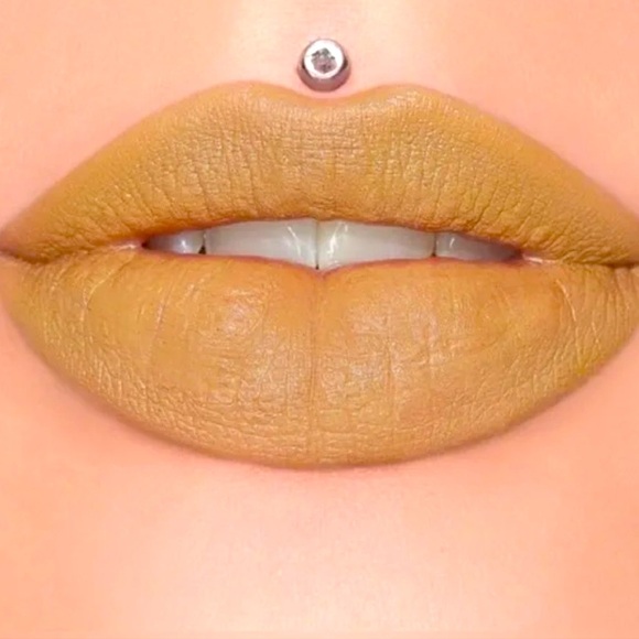 NIB - Jeffree Star Velvet Trap Lipstick - Unphased - Picture 1 of 4